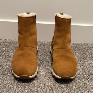 SOREL Kinetic Impact Short Women's Boot Size 8